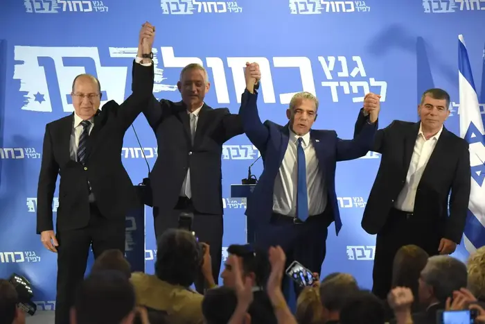 כנס כחול לבן בגני התערוכה (ראובן קסטרו) כנס כחול לבן בגני התערוכה (ראובן קסטרו)