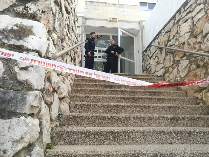 זירת הרצח בכרמיאל (אתר רשמי , אלי אשכנזי) זירת הרצח בכרמיאל (אתר רשמי , אלי אשכנזי)