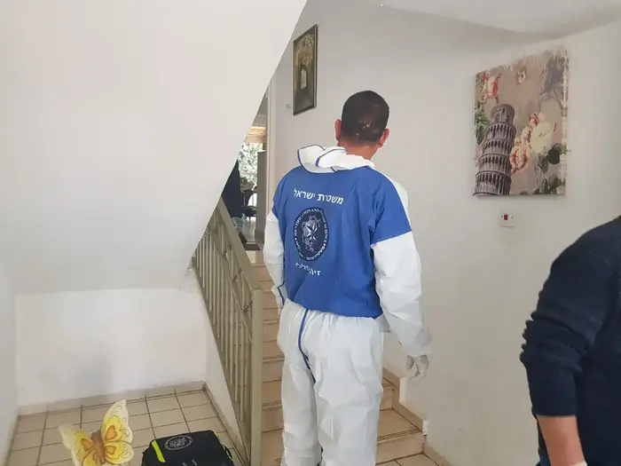 זירת הרצח בכרמיאל (אתר רשמי , דוברות המשטרה) זירת הרצח בכרמיאל (אתר רשמי , דוברות המשטרה)