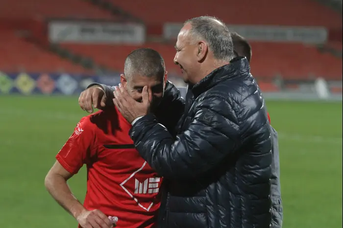 אשר אלון בעלי הפועל רעננה עם בן בנימין (שלומי גבאי) אשר אלון בעלי הפועל רעננה עם בן בנימין (שלומי גבאי)