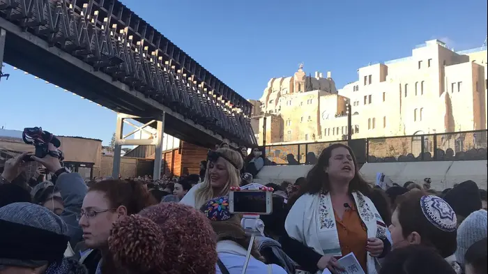 נשות הכותל, חרדים, תפילת בוקר 8 מרץ 2019 (אתר רשמי , נשות הכותל) נשות הכותל, חרדים, תפילת בוקר 8 מרץ 2019 (אתר רשמי , נשות הכותל)