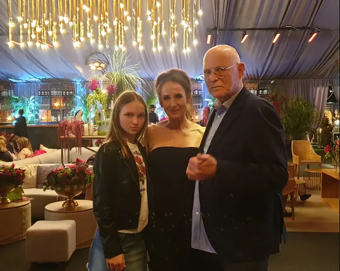 צחי לאה ומיה שנירר בעידן לרוס (יהונתן אופק , רונית מטיאס)