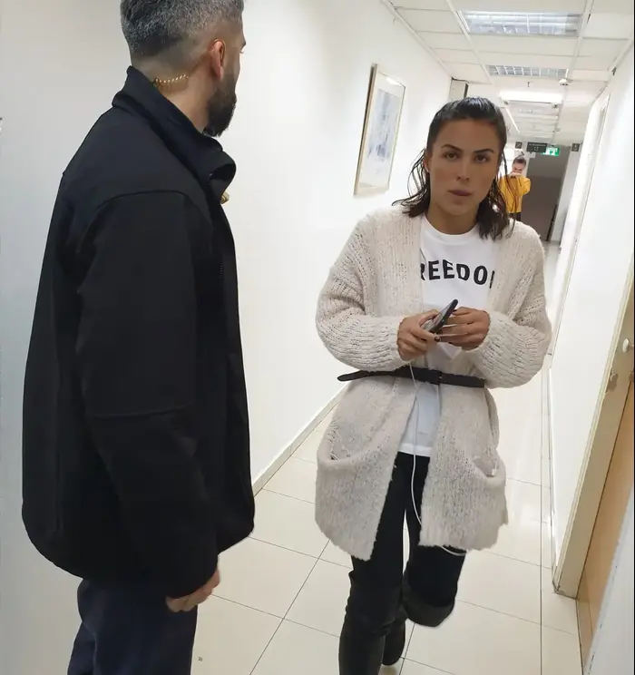 אשתו של גבריאל תמאש (שלומי גבאי) אשתו של גבריאל תמאש (שלומי גבאי)