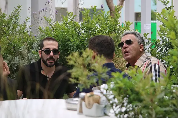 קובי פרץ בבית קפה (מערכת וואלה! NEWS , פול סגל) קובי פרץ בבית קפה (מערכת וואלה! NEWS , פול סגל)