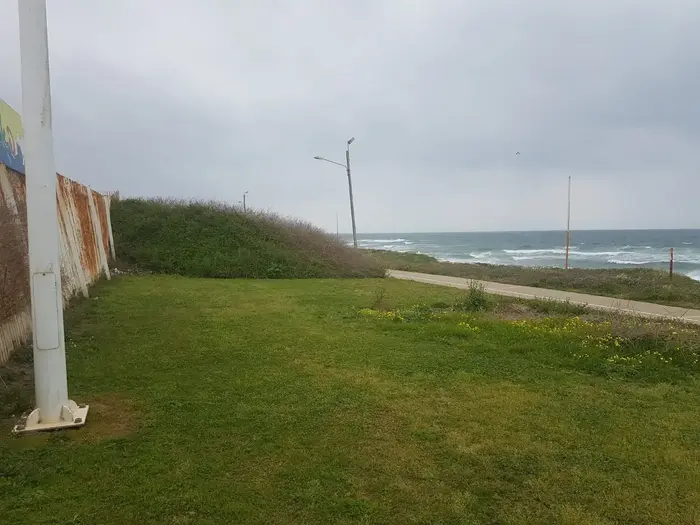 החוף בנהריה בו טבע ליעד הרוש, אפריל 2019 (יואב איתיאל) החוף בנהריה בו טבע ליעד הרוש, אפריל 2019 (יואב איתיאל)