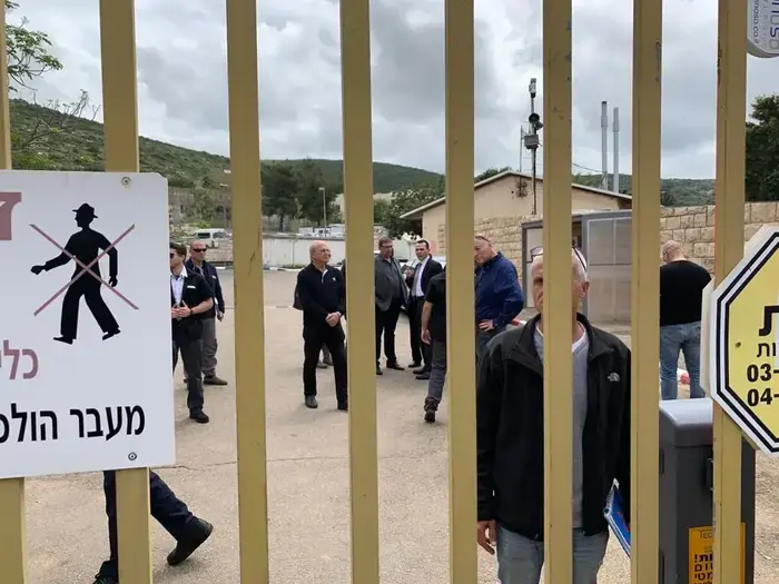 הפגנות נגד בניית הוסטל לעברייני מין טירת הכרמל 16 באפריל 2019 (יואב איתיאל) הפגנות נגד בניית הוסטל לעברייני מין טירת הכרמל 16 באפריל 2019 (יואב איתיאל)