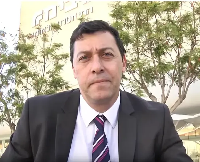 שגריר ישראל במקדוניה, דן אוריין (צילום מסך , מתוך סרטון יוטיוב, צילום: אליצור ראובני) שגריר ישראל במקדוניה, דן אוריין (צילום מסך , מתוך סרטון יוטיוב, צילום: אליצור ראובני)