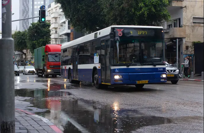 מזג אויר מעונן בגוש דן, 21 באפריל 2019 (אבי כהן) מזג אויר מעונן בגוש דן, 21 באפריל 2019 (אבי כהן)