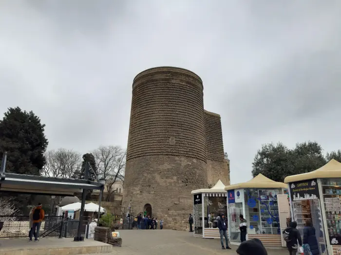 מרכז היידר אלייב באקו אזרבייג'ן (אתר רשמי , אור שקדי) מרכז היידר אלייב באקו אזרבייג'ן (אתר רשמי , אור שקדי)
