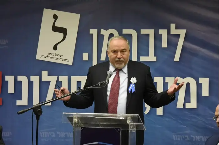 אביגדור ליברמן, יו"ר ישראל ביתנו בישיבת הסיעה הראשונה ביום השבעת הכנסת, 30 באפריל 2019 (ראובן קסטרו) אביגדור ליברמן, יו"ר ישראל ביתנו בישיבת הסיעה הראשונה ביום השבעת הכנסת, 30 באפריל 2019 (ראובן קסטרו)