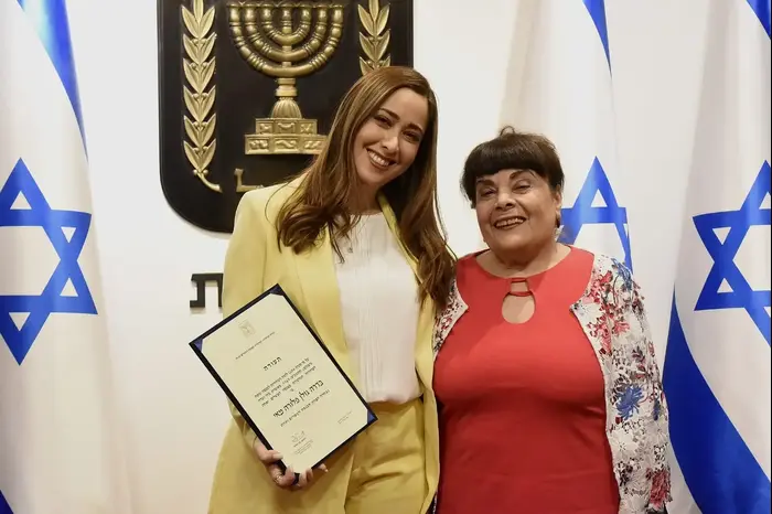 מאי גולן, הליכוד, הכנות להשבעת הכנסת ה-21, 30 באפריל 2019 (ראובן קסטרו) מאי גולן, הליכוד, הכנות להשבעת הכנסת ה-21, 30 באפריל 2019 (ראובן קסטרו)