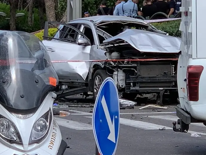 זירת פיצוץ רכב בחיפה, 3 במאי 2019 (יואב איתיאל) זירת פיצוץ רכב בחיפה, 3 במאי 2019 (יואב איתיאל)