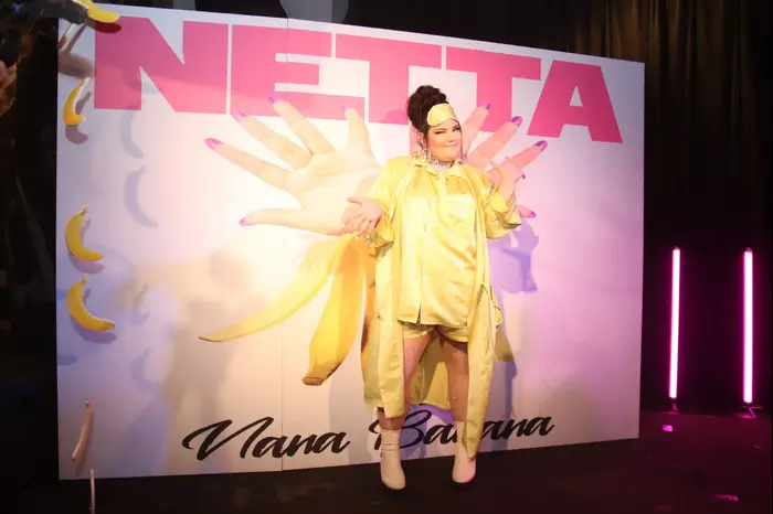 נטע ברזילי במסיבת עיתונאים עם צאת השיר "Nana banana" (יח"צ , אור גפן) נטע ברזילי במסיבת עיתונאים עם צאת השיר "Nana banana" (יח"צ , אור גפן)