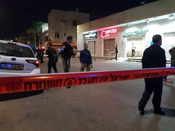 חשד לרצח בטמרה: גבר בן 44 מת מירי מרכב חולף, 19 במאי 2019 (דוברות משטרת ישראל) חשד לרצח בטמרה: גבר בן 44 מת מירי מרכב חולף, 19 במאי 2019 (דוברות משטרת ישראל)