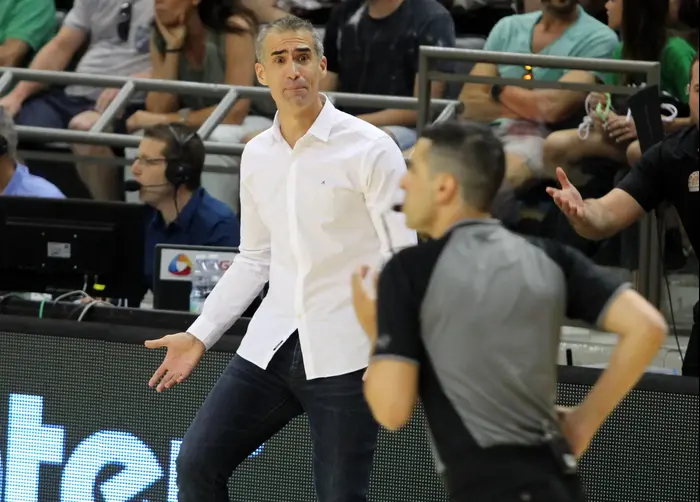 מאמן הפועל גליל עליון אבישי גורדון (אדריאן הרבשטיין) מאמן הפועל גליל עליון אבישי גורדון (אדריאן הרבשטיין)