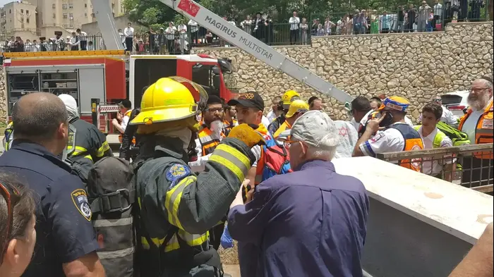 בן שנתיים נפגע אנוש בשריפה בבניין בצפת - 25 במאי 2019 (כבאות והצלה ) בן שנתיים נפגע אנוש בשריפה בבניין בצפת - 25 במאי 2019 (כבאות והצלה )