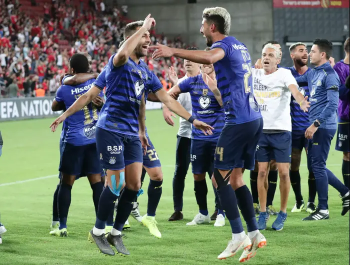 איתי שכטר, יונתן כהן, שחקני מכבי תל אביב (דני מרון) איתי שכטר, יונתן כהן, שחקני מכבי תל אביב (דני מרון)