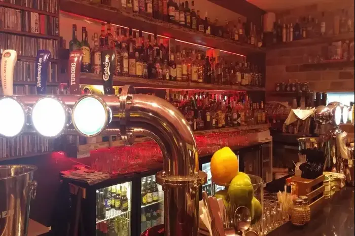 מסעדת החבית ( , אביטל אדרי) מסעדת החבית ( , אביטל אדרי)