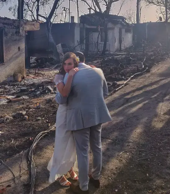 ירדן ואליאורה, הזוג שנישא אחרי השריפה במבוא מודיעים (באדיבות המצולמים) ירדן ואליאורה, הזוג שנישא אחרי השריפה במבוא מודיעים (באדיבות המצולמים)