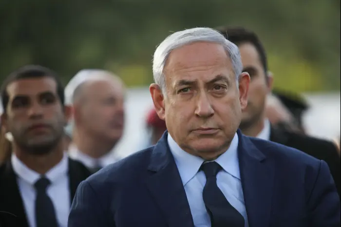ראש הממשלה בנימין נתניהו בהלוויתה של נחמה ריבלין בהר הרצל, 5 ביוני 2019 (פול צלמים , פלאש 90, הדס פרוש) ראש הממשלה בנימין נתניהו בהלוויתה של נחמה ריבלין בהר הרצל, 5 ביוני 2019 (פול צלמים , פלאש 90, הדס פרוש)