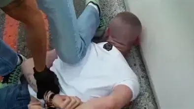 בתום חקירה סמויה, עצרה ימ"ר של מחוז חוף 6 תושבי הצפון בחשד למעורבות
בהנחת מטענים ב-4 כלי רכב, שגרמו למותו של אחד ופגיעה בשניים נוספים (דוברות משטרת ישראל) בתום חקירה סמויה, עצרה ימ"ר של מחוז חוף 6 תושבי הצפון בחשד למעורבות
בהנחת מטענים ב-4 כלי רכב, שגרמו למותו של אחד ופגיעה בשניים נוספים (דוברות משטרת ישראל)