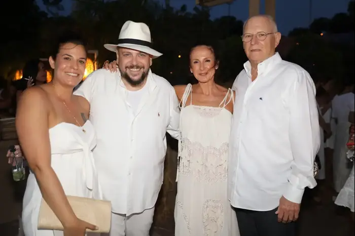 צחי ולאה שנירר, זאביק וזואי דרור (רפי דלויה) צחי ולאה שנירר, זאביק וזואי דרור (רפי דלויה)