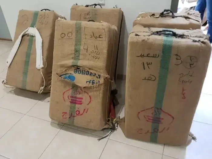 פעילות המשטרה במסגרת סיכול הברחת סמים מגבול מצרים לישראל (אתר רשמי , דוברות המשטרה) פעילות המשטרה במסגרת סיכול הברחת סמים מגבול מצרים לישראל (אתר רשמי , דוברות המשטרה)