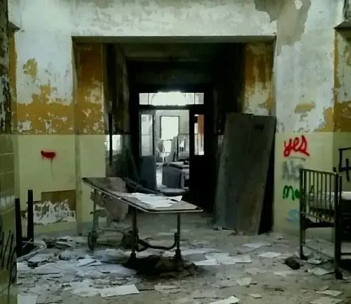 בית החולים הנפשי "מקלט היער" שבארצות הברית (צילום מסך , Amanda B, Google Maps) בית החולים הנפשי "מקלט היער" שבארצות הברית (צילום מסך , Amanda B, Google Maps)