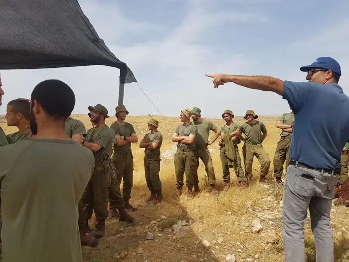 מגדל בן 2700 שנה נמצא בבסיס צנחנים בדרום (יח"צ , רשות העתיקות) מגדל בן 2700 שנה נמצא בבסיס צנחנים בדרום (יח"צ , רשות העתיקות)
