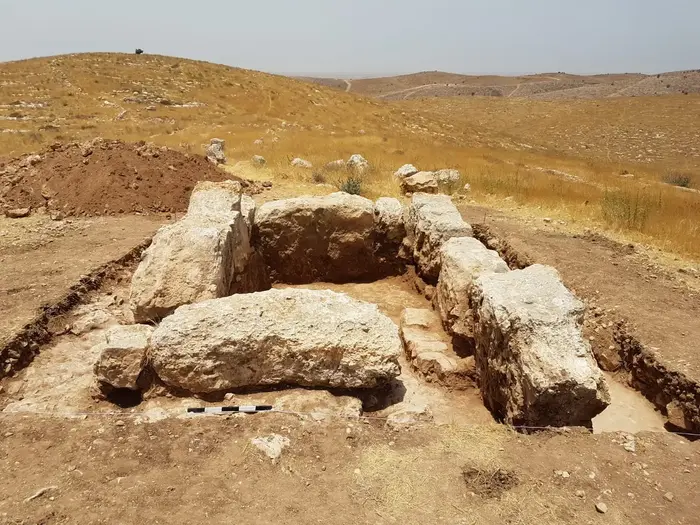 מגדל בן 2700 שנה נמצא בבסיס צנחנים בדרום (יח"צ , רשות העתיקות) מגדל בן 2700 שנה נמצא בבסיס צנחנים בדרום (יח"צ , רשות העתיקות)