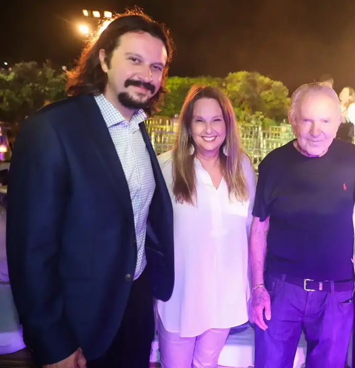 מוריס קהאן, שרי וג'ייסון אריסון (אלירן אביטל) מוריס קהאן, שרי וג'ייסון אריסון (אלירן אביטל)