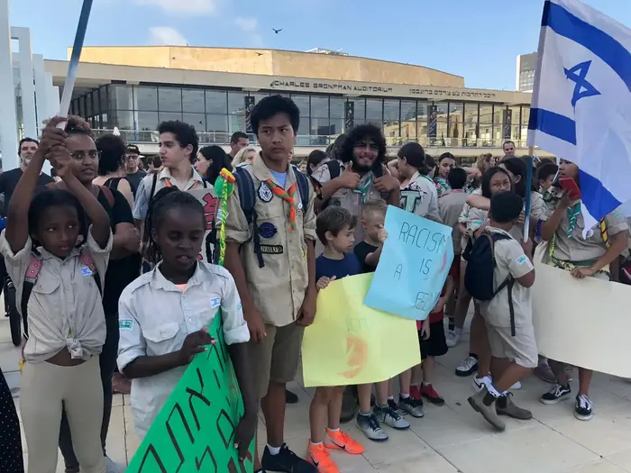 הפגנה של מעל אלף איש בכיכר הבימה במחאה על הגירוש המתוכנן של מאה מהגרות עבודה מהפיליפינים. (דנה ירקצי , דנה ירקצי) הפגנה של מעל אלף איש בכיכר הבימה במחאה על הגירוש המתוכנן של מאה מהגרות עבודה מהפיליפינים. (דנה ירקצי , דנה ירקצי)