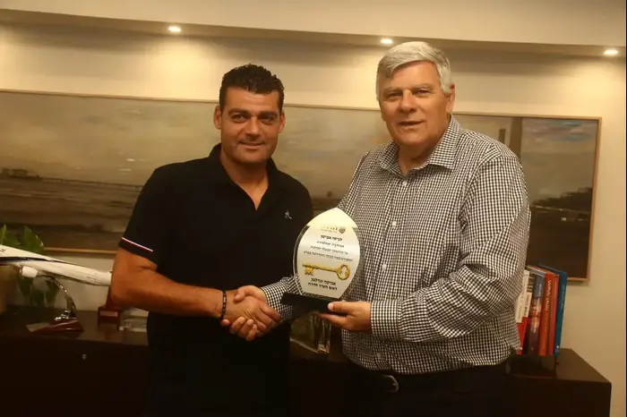 ניסו אביטן וצבירה גלדמן (שלומי גבאי) ניסו אביטן וצבירה גלדמן (שלומי גבאי)