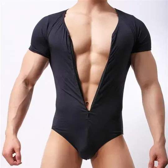 בגד ים שלם לגברים. מתוך האתר supergayunderwear.com (צילום מסך) בגד ים שלם לגברים. מתוך האתר supergayunderwear.com (צילום מסך)