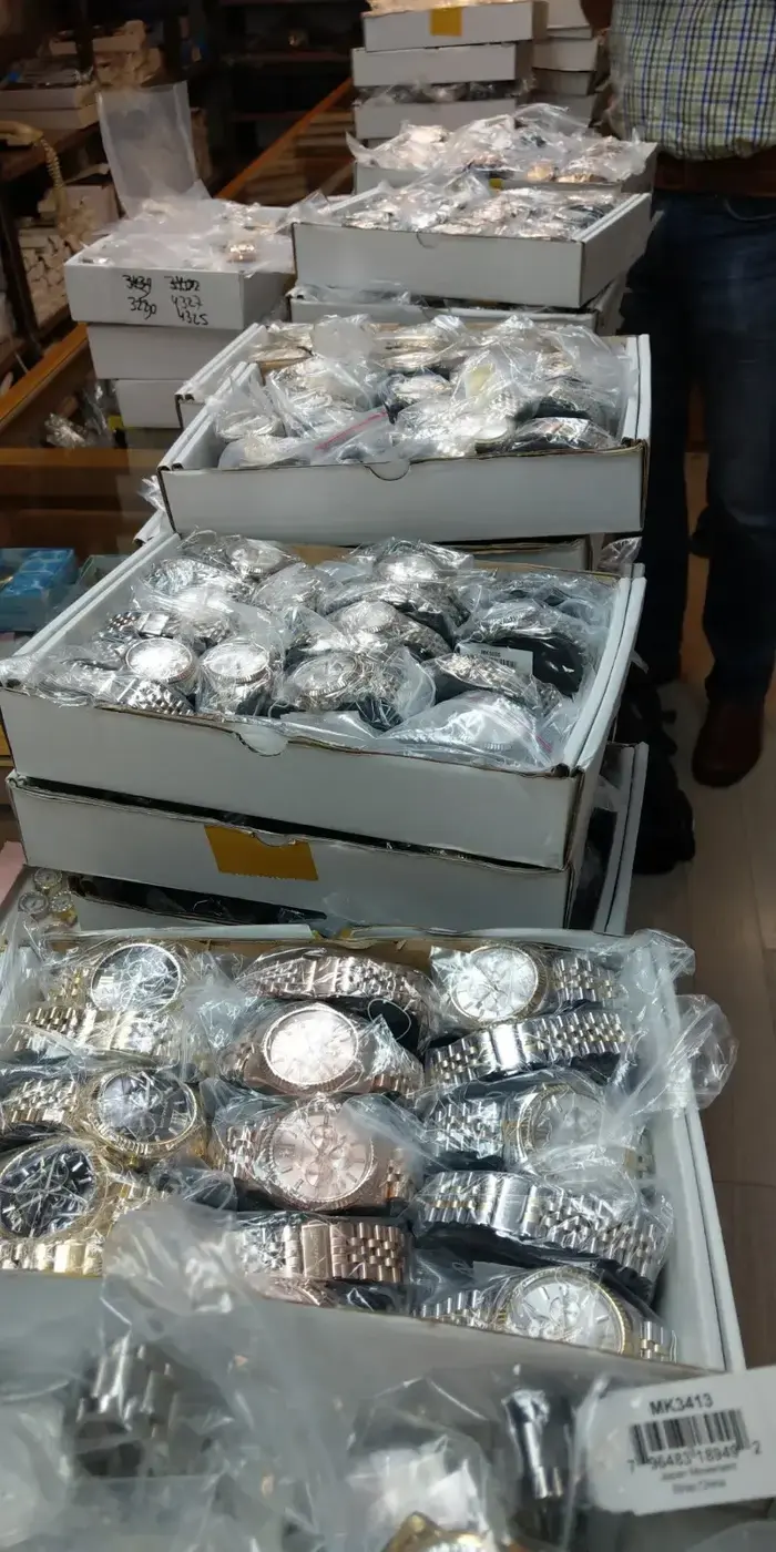 שעונים מזויפים זיוף מכס (יח"צ , יח"צ חו"ל) שעונים מזויפים זיוף מכס (יח"צ , יח"צ חו"ל)