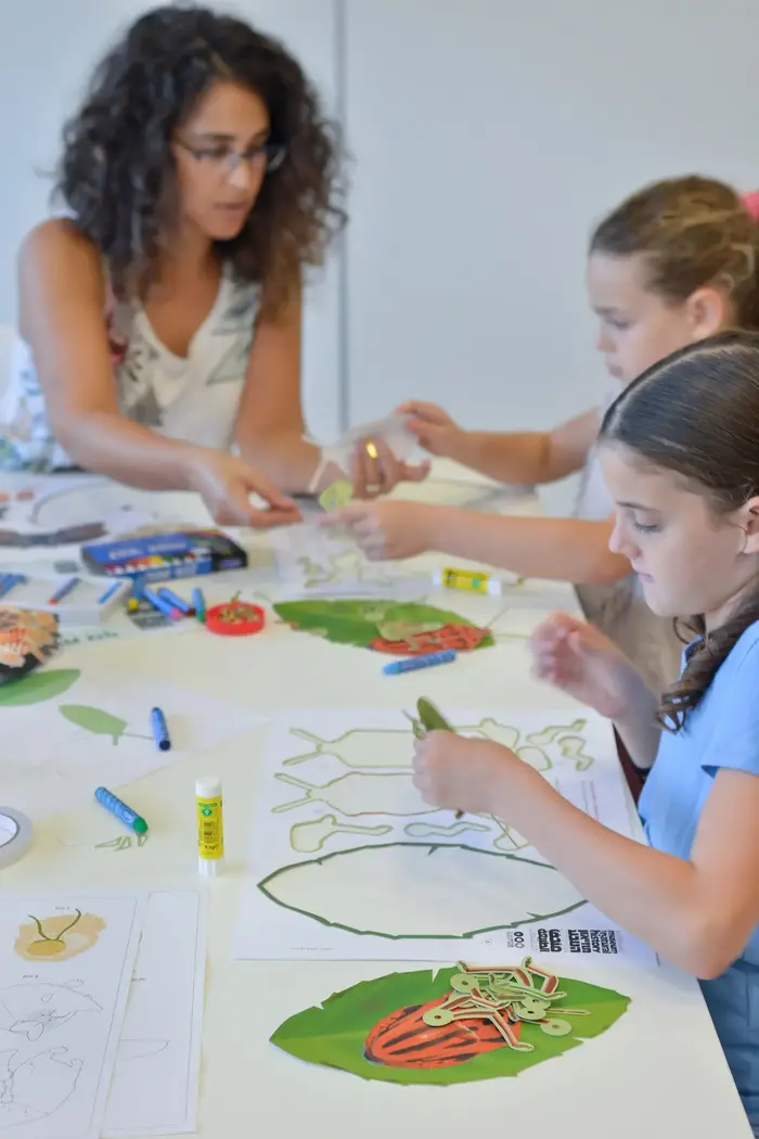 סדנת חקרטבע במוזיאון הטבע (יח"צ , שי בן אפרים) סדנת חקרטבע במוזיאון הטבע (יח"צ , שי בן אפרים)