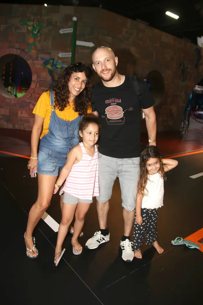 אני נוסבאום (יח"צ , אור גפן) אני נוסבאום (יח"צ , אור גפן)