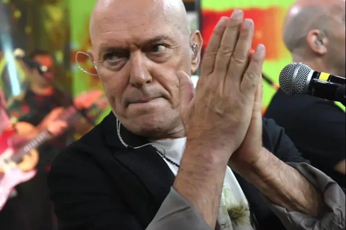 פבלו רוזנברג ושלומי שבת בהופעה באולפן וואלה, 15 באוגוסט 2019 (ראובן קסטרו) פבלו רוזנברג ושלומי שבת בהופעה באולפן וואלה, 15 באוגוסט 2019 (ראובן קסטרו)
