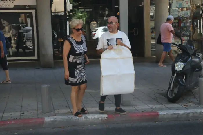 אלינה אביטל עברה תאונה (ניר פקין) אלינה אביטל עברה תאונה (ניר פקין)