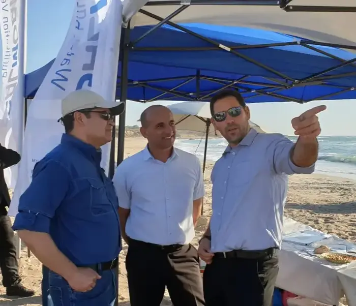 מיכאל כרסנטי רמי אפללו חואן אורלנדו ארננדס (יח"צ , גפן יוגב) מיכאל כרסנטי רמי אפללו חואן אורלנדו ארננדס (יח"צ , גפן יוגב)