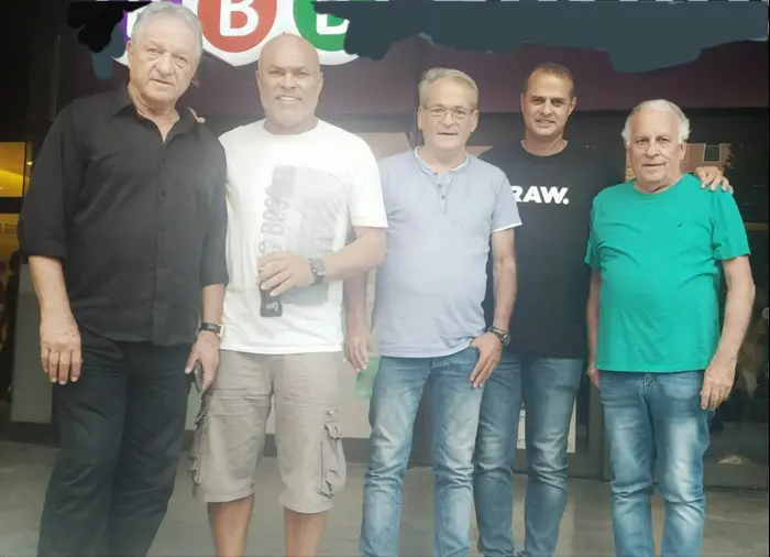 מוטי חביב, אלון חרזי, יעקב בוזגלו, גימי טורק, שייע פיגנבוים (יח"צ , לימור צוקר) מוטי חביב, אלון חרזי, יעקב בוזגלו, גימי טורק, שייע פיגנבוים (יח"צ , לימור צוקר)
