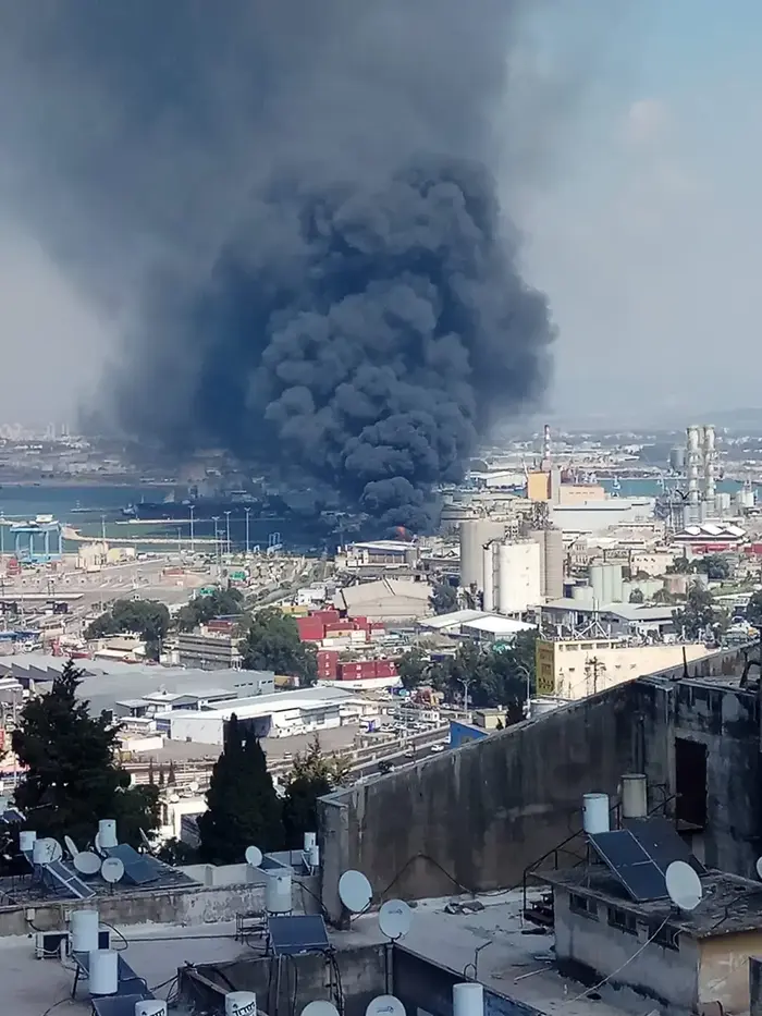 שריפת ענק באחד המפעלים בחוף שמן, 05.09.19 (אתר רשמי , כבאות והצלה) שריפת ענק באחד המפעלים בחוף שמן, 05.09.19 (אתר רשמי , כבאות והצלה)