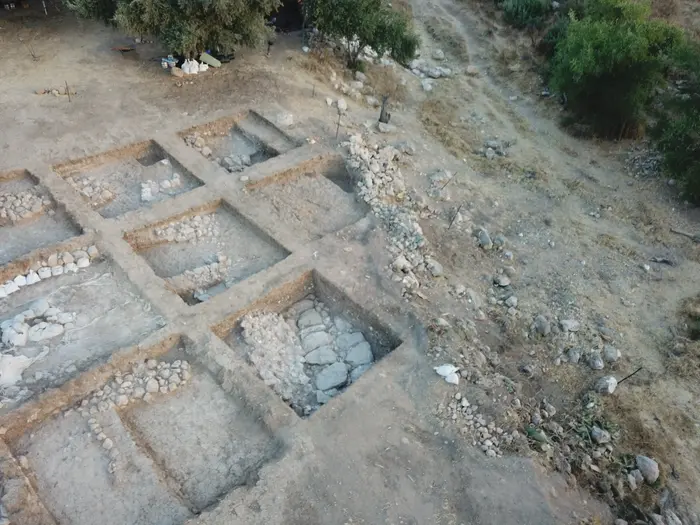 ממצאי העיר גת הפלשתית תל צפית (אתר רשמי , פרופ' אהרן מאיר, משלחת החפירות לתל צפית/גת) ממצאי העיר גת הפלשתית תל צפית (אתר רשמי , פרופ' אהרן מאיר, משלחת החפירות לתל צפית/גת)
