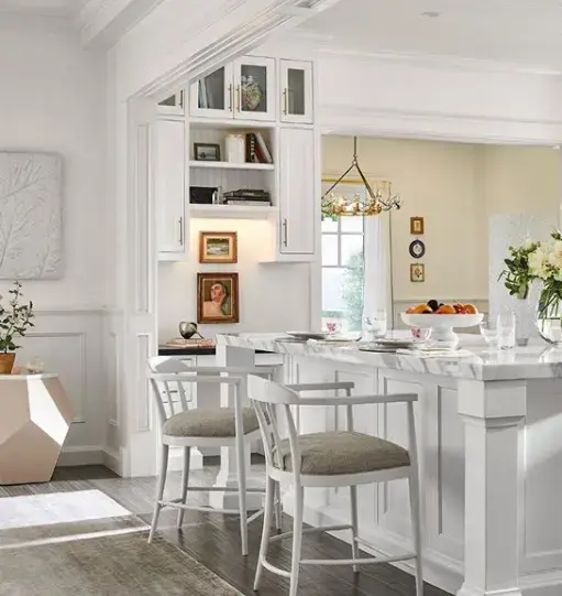 מירנדה קר קולקציית רהיטים Universal Furniture (צילום מסך , אינסטגרם) מירנדה קר קולקציית רהיטים Universal Furniture (צילום מסך , אינסטגרם)