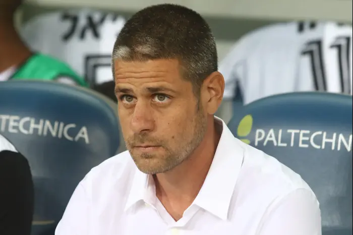 אורי גוטמן מאמן הפועל חדרה (שלומי גבאי) אורי גוטמן מאמן הפועל חדרה (שלומי גבאי)