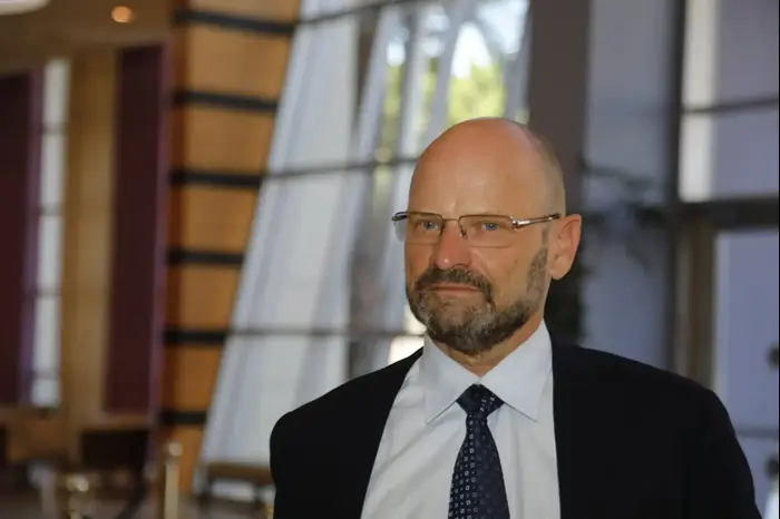 נציג כחול לבן, יורם טורבוביץ בדרכו לישיבת הצוותים בכפר המכביה, ר"ג 24 בספטמבר 2019 (ראובן קסטרו) נציג כחול לבן, יורם טורבוביץ בדרכו לישיבת הצוותים בכפר המכביה, ר"ג 24 בספטמבר 2019 (ראובן קסטרו)