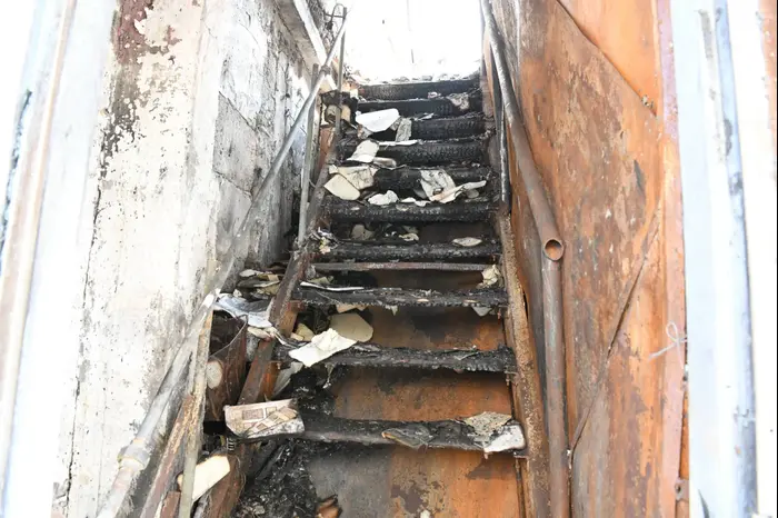 אייזיק קולמן, ביתו בפלורנטין נשרף לאחר שמפעל בדים בתל אביב הוצת - כנקמה על תקיפת אוהד בית"ר, 29 בספטמבר 2019 (ראובן קסטרו) אייזיק קולמן, ביתו בפלורנטין נשרף לאחר שמפעל בדים בתל אביב הוצת - כנקמה על תקיפת אוהד בית"ר, 29 בספטמבר 2019 (ראובן קסטרו)