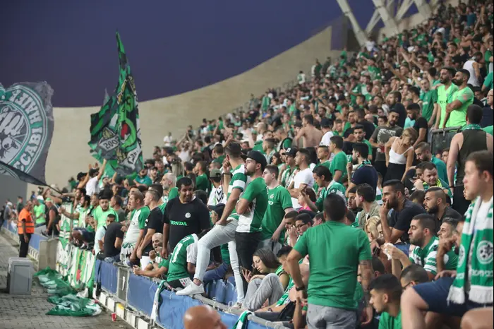 אוהדי מכבי חיפה (יוסי ציפקיס) אוהדי מכבי חיפה (יוסי ציפקיס)