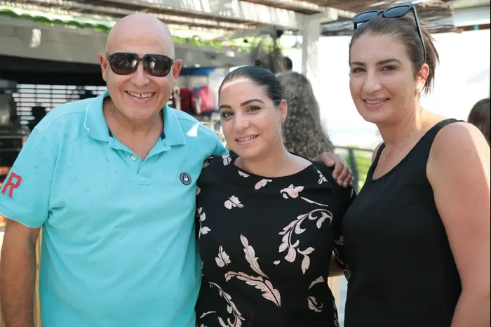 ענת אהרון, אביה מזרחי מגן, דוד פתאל (יח"צ , יונתן שדה) ענת אהרון, אביה מזרחי מגן, דוד פתאל (יח"צ , יונתן שדה)