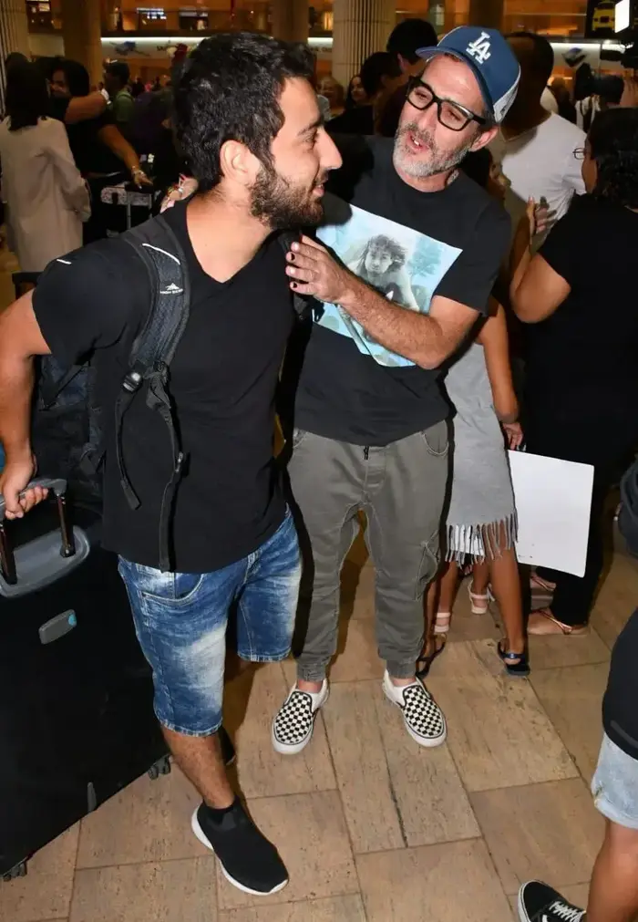 זוהר שטראוס חוזר מצילומי הישרדות (מערכת וואלה! NEWS , שלומי צ'יקונה) זוהר שטראוס חוזר מצילומי הישרדות (מערכת וואלה! NEWS , שלומי צ'יקונה)